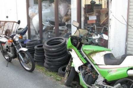KR250とバイク
