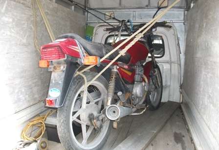 ＧＳＸ１２５積み込み